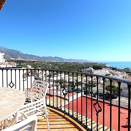 13 Calle Isabel Villa *