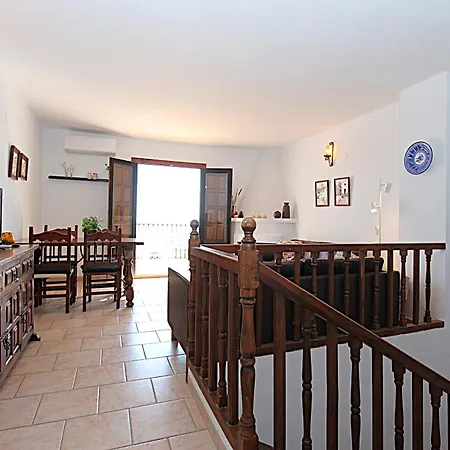 13 Calle Isabel Villa