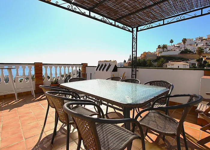 13 Calle Isabel Villa *