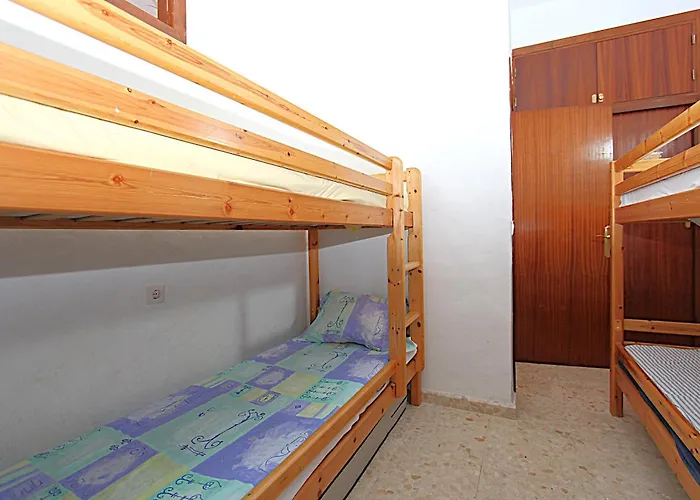 13 Calle Isabel Villa