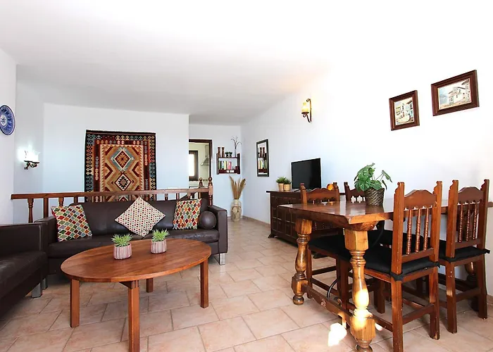 13 Calle Isabel * Nerja