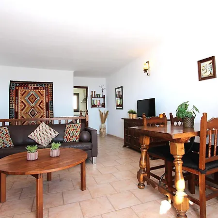 13 Calle Isabel * Nerja