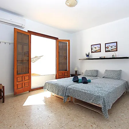 13 Calle Isabel * Nerja