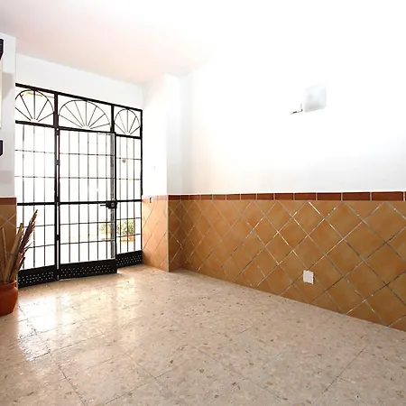 13 Calle Isabel Βίλα